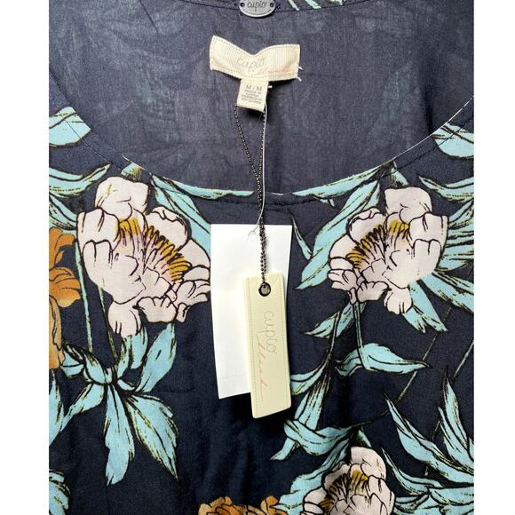 Beautiful Flowy Floral Dress - NWT - Size Medium - Picture 3 of 10